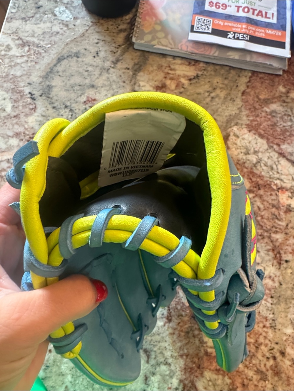 Wilson A2000 11.5in Baseball Glove - Picture 4 of 5